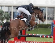 Giunti Aznavour TosTour 2013- S4 6810 : Arezzo Equestrian Centre, Aznavour, Giunti Matteo, Toscana Tour 2013, foto di Stefano Secchi ©